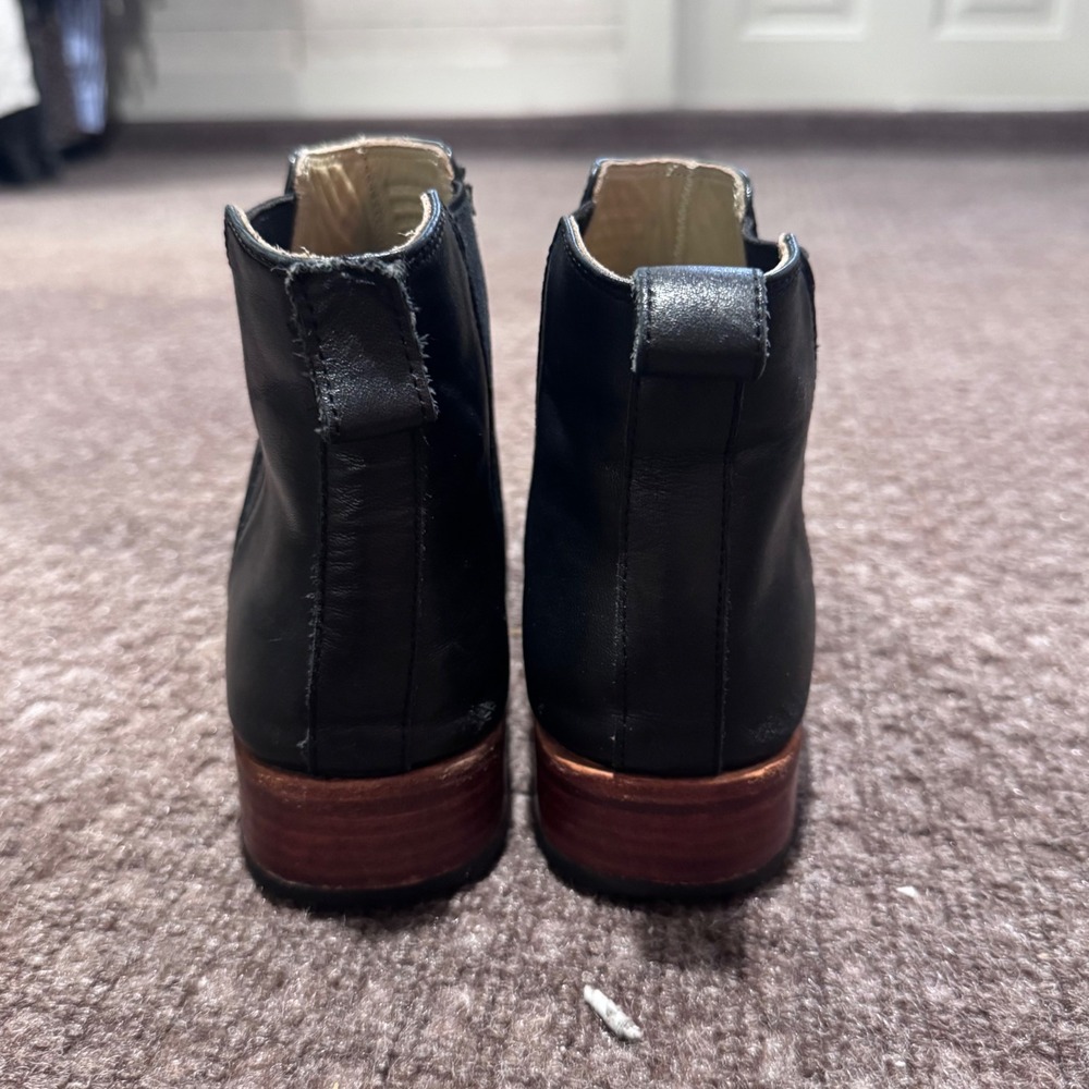 Nisolo Black Leather Chelsea Ankle Boots Pointed Toe Made in Peru quiet luxury 7 - Picture 4 of 9